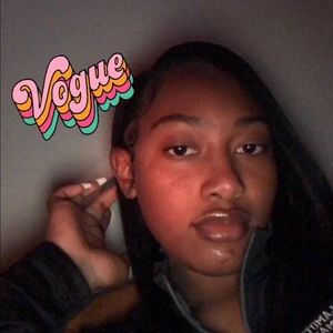 Meet your Posher, Kayla